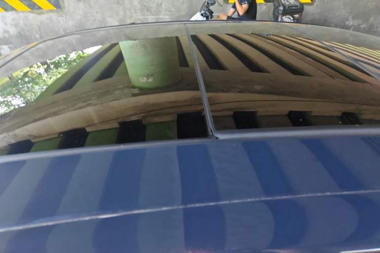 Used Hongqi H5 2023 2.0T Automatic Smart Connect Flagship Edition Roof