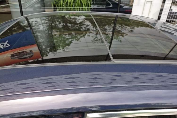 Used Hongqi H5 2023 2.0T Automatic Smart Connect Flagship Edition Roof