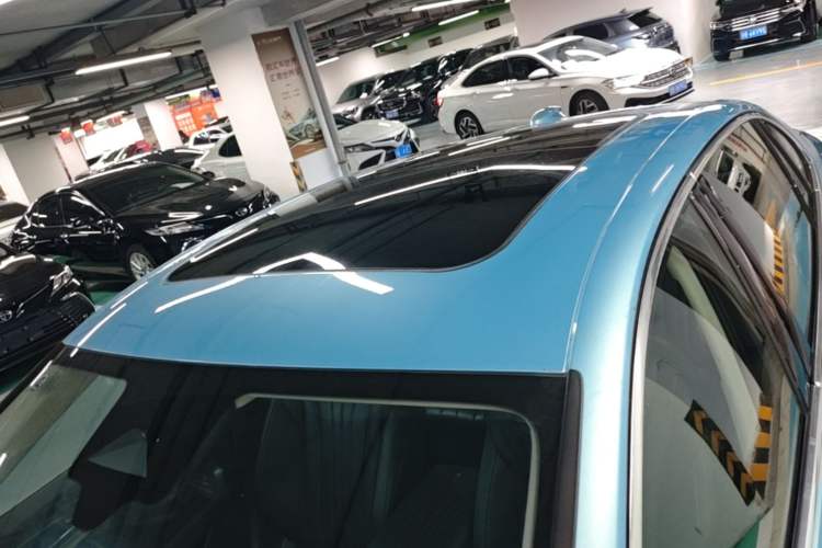 Used Hongqi H5 2023 1.5T HEV Smart Connect Flagship Edition Roof