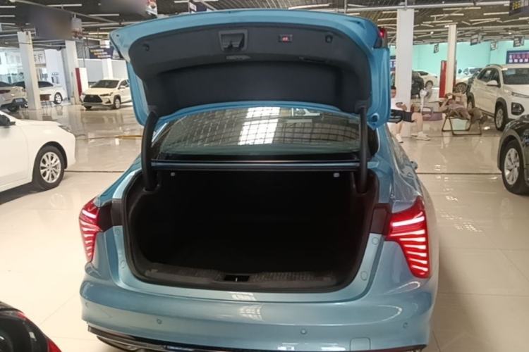 Used Hongqi H5 2023 1.5T HEV Smart Connect Flagship Edition Trunk