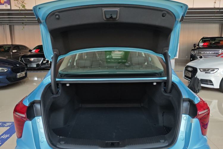 Used Hongqi H5 2023 1.5T HEV Smart Connect Flagship Edition Trunk
