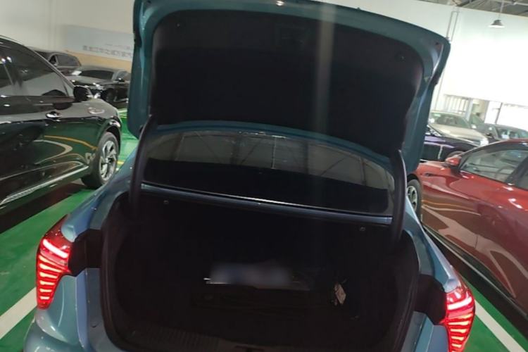 Used Hongqi H5 2023 1.5T HEV Smart Connect Flagship Edition Trunk
