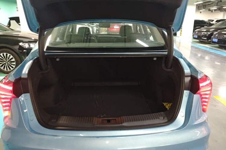 Used Hongqi H5 2023 1.5T HEV Smart Connect Flagship Edition Trunk