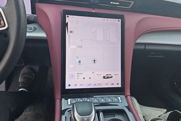Used Hongqi H5 2023 2.0T Automatic Smart Connect Flagship Edition Audio And AC Panel