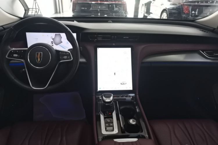 Used Hongqi H5 2023 2.0T Automatic Smart Connect Flagship Edition Center Console