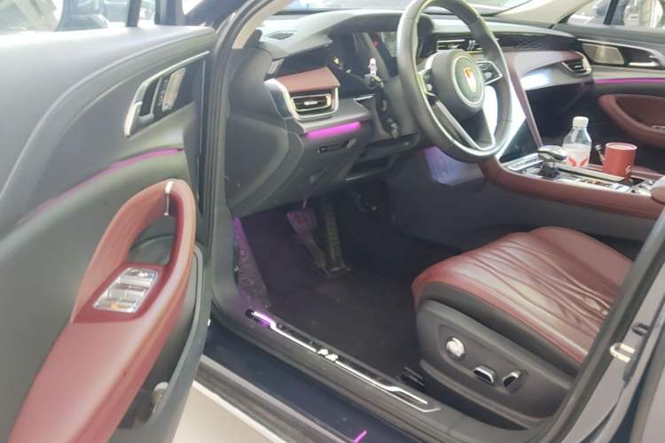 Used Hongqi H5 2023 2.0T Automatic Smart Connect Flagship Edition Driver Seat