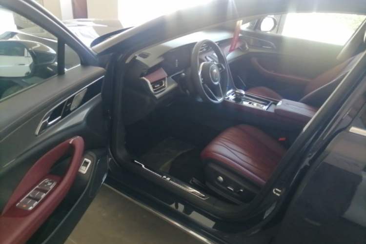 Used Hongqi H5 2023 2.0T Automatic Smart Connect Flagship Edition Driver Seat