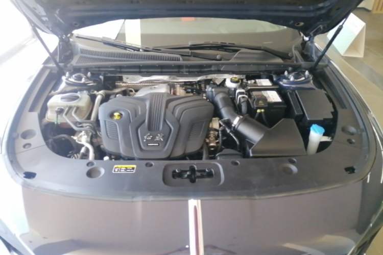 Used Hongqi H5 2023 2.0T Automatic Smart Connect Flagship Edition Engine Bay