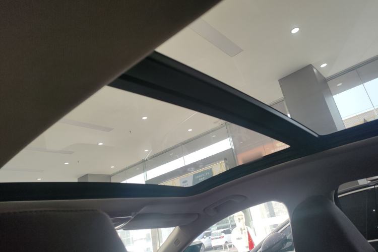 Used Hongqi H5 2023 2.0T Automatic Smart Connect Flagship Edition Headliner