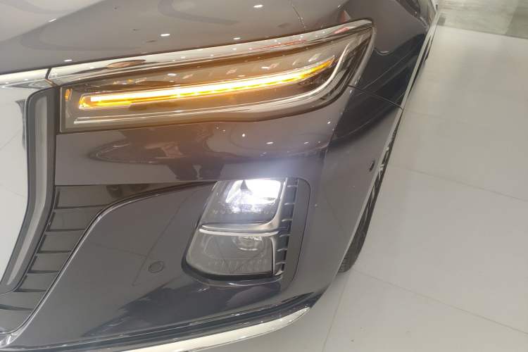 Used Hongqi H5 2023 2.0T Automatic Smart Connect Flagship Edition Left Front Headlight