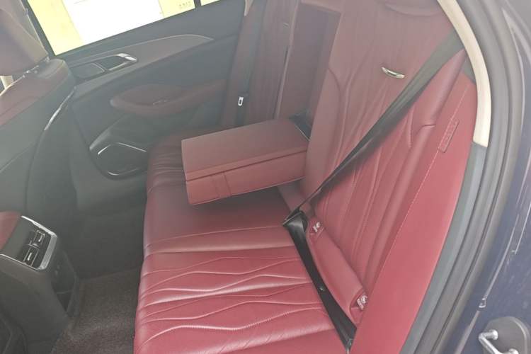 Used Hongqi H5 2023 2.0T Automatic Smart Connect Flagship Edition Left Rear Seat