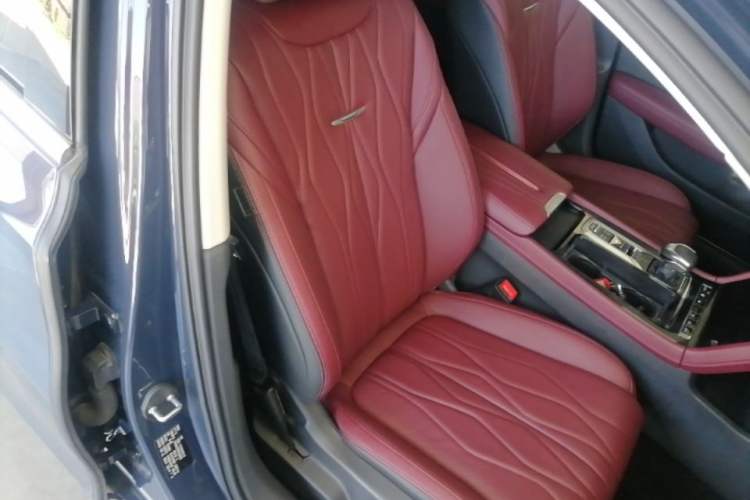 Used Hongqi H5 2023 2.0T Automatic Smart Connect Flagship Edition Right Front Seat