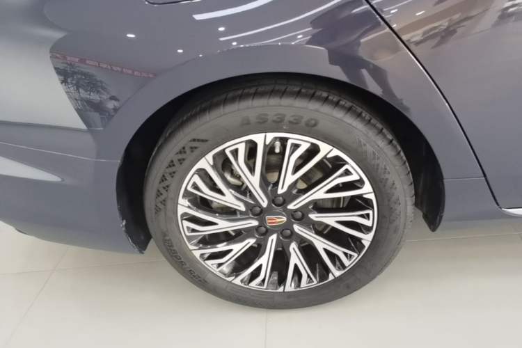 Used Hongqi H5 2023 2.0T Automatic Smart Connect Flagship Edition Right Rear Wheel Hub