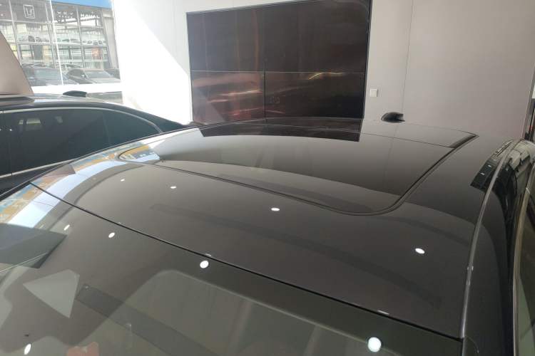 Used Hongqi H5 2023 2.0T Automatic Smart Connect Flagship Edition Roof