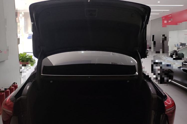 Used Hongqi H5 2023 2.0T Automatic Smart Connect Flagship Edition Trunk