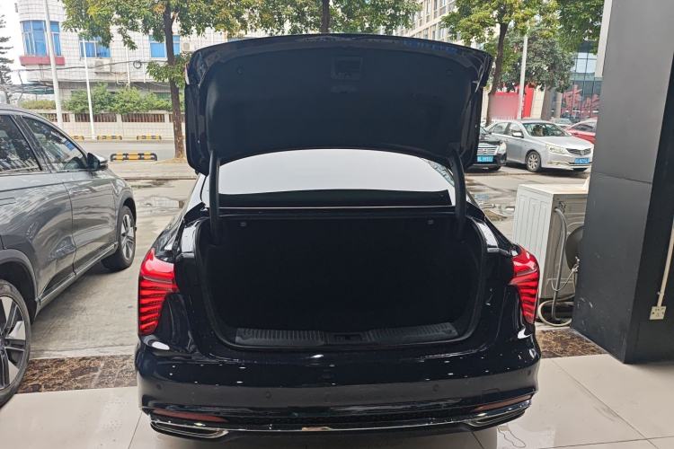 Used Hongqi H5 2023 2.0T Automatic Smart Connect Flagship Edition Trunk