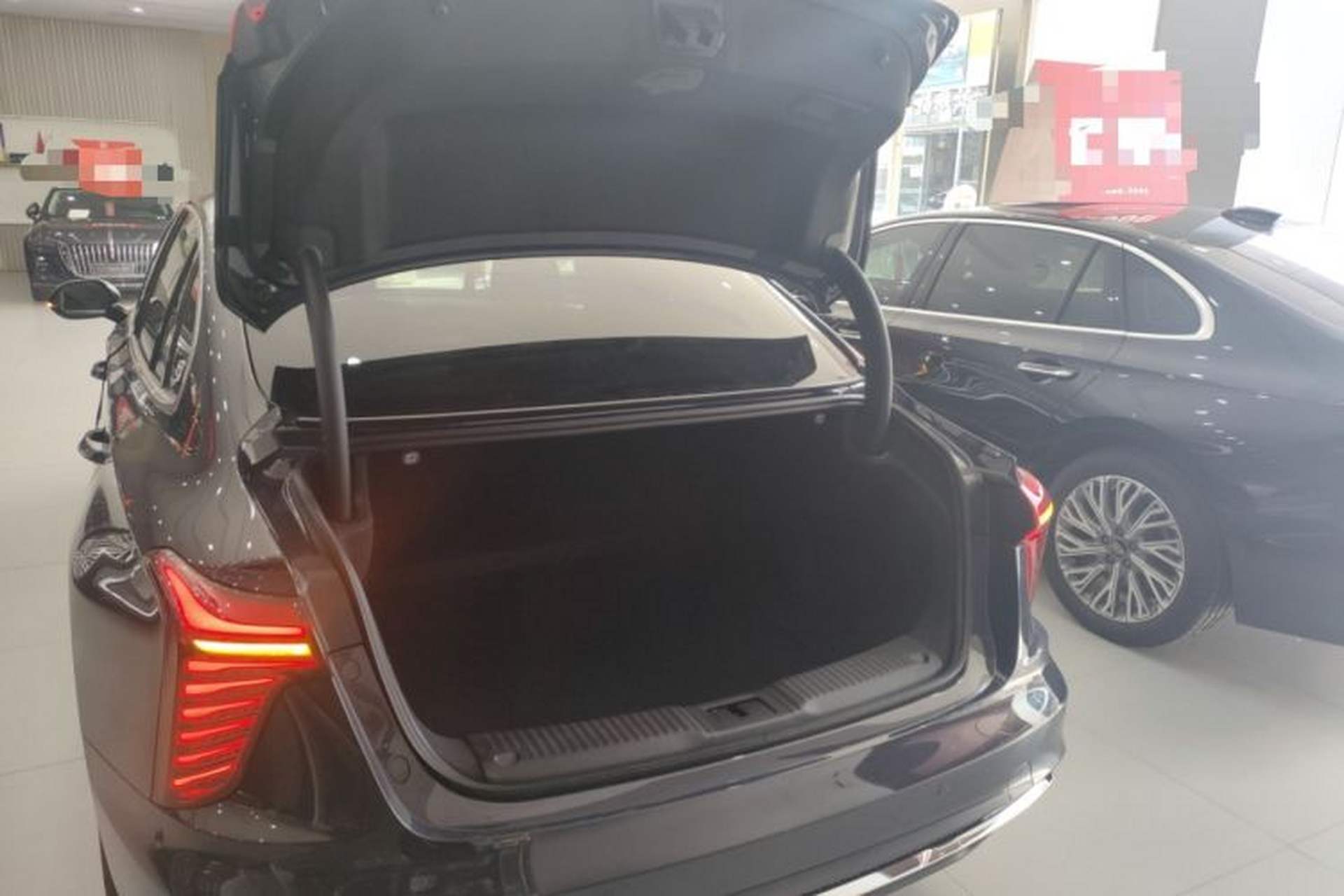 Used Hongqi H5 2023 2.0T Automatic Smart Connect Flagship Edition Trunk