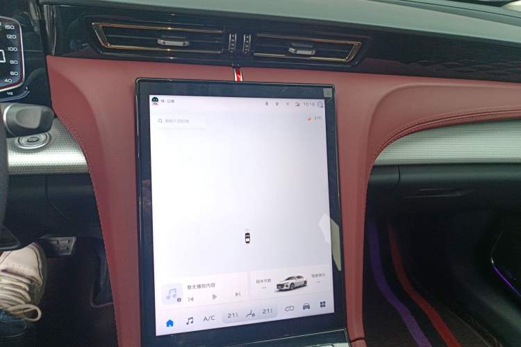 Used Hongqi H5 2023 2.0T Automatic Smart Connect Flagship Edition Audio And AC Panel