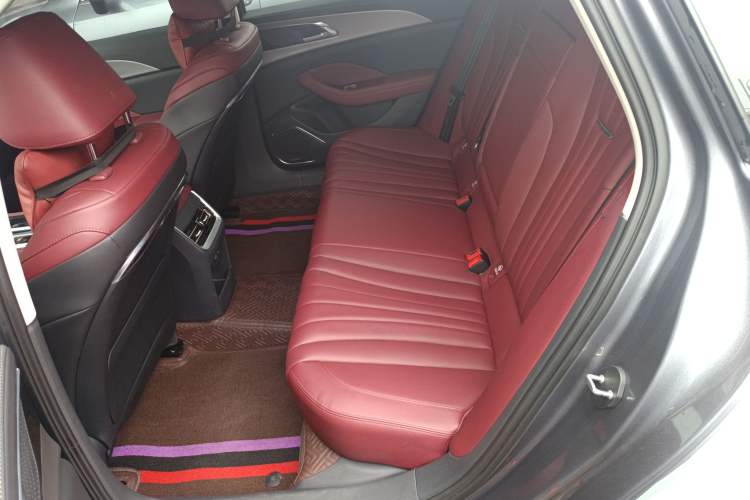Used Hongqi H5 2023 2.0T Automatic Smart Connect Flagship Edition Left Rear Seat
