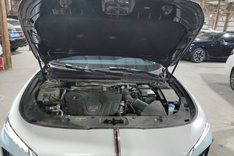 Used Hongqi H5 2023 2.0T Automatic Smart Connect Flagship Edition Engine Bay