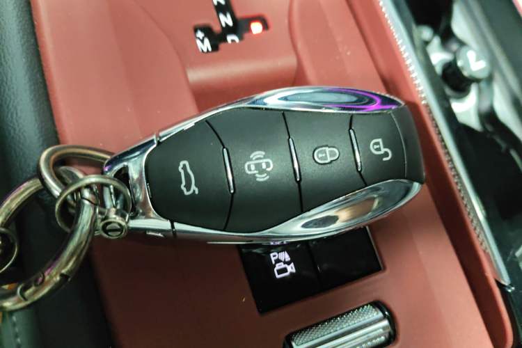 Used Hongqi H5 2023 2.0T Automatic Smart Connect Flagship Edition Interior 1