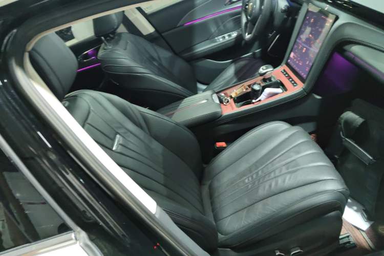 Used Hongqi H5 2023 2.0T Automatic Smart Connect Flagship Edition Right Front Seat