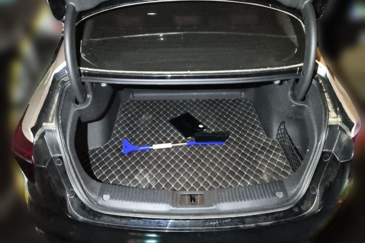 Used Hongqi H5 2023 1.5T DCT Smart Connect Flagship Edition Trunk