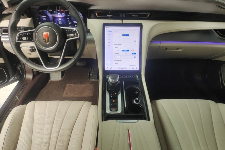 Used Hongqi H5 2023 2.0T Automatic Smart Connect Flagship Edition Center Console