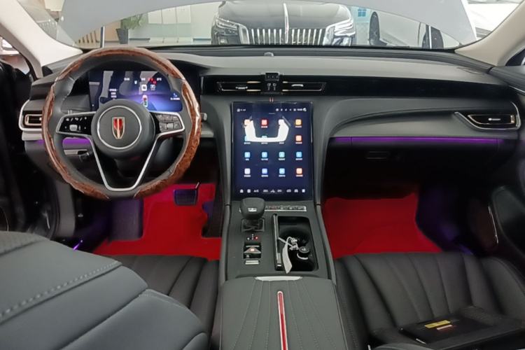 Used Hongqi H5 2023 2.0T Automatic Smart Connect Flagship Edition Center Console