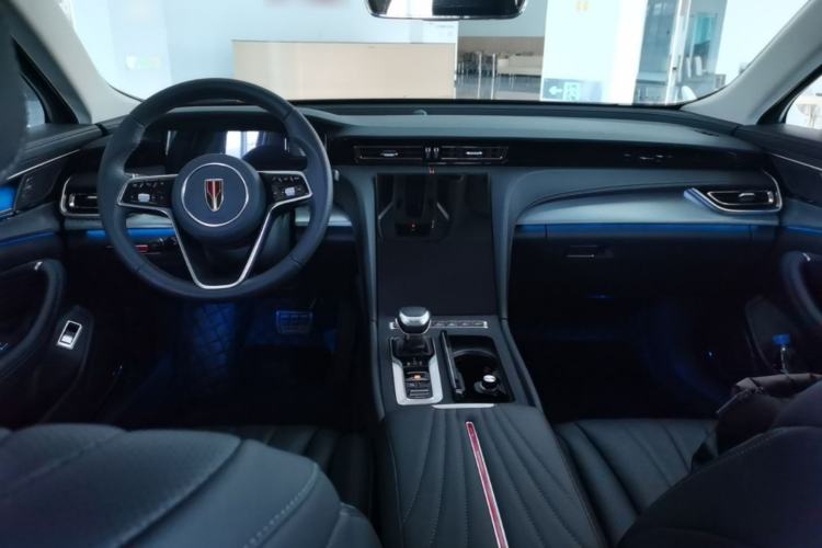 Used Hongqi H5 2023 2.0T Automatic Smart Connect Flagship Edition Center Console