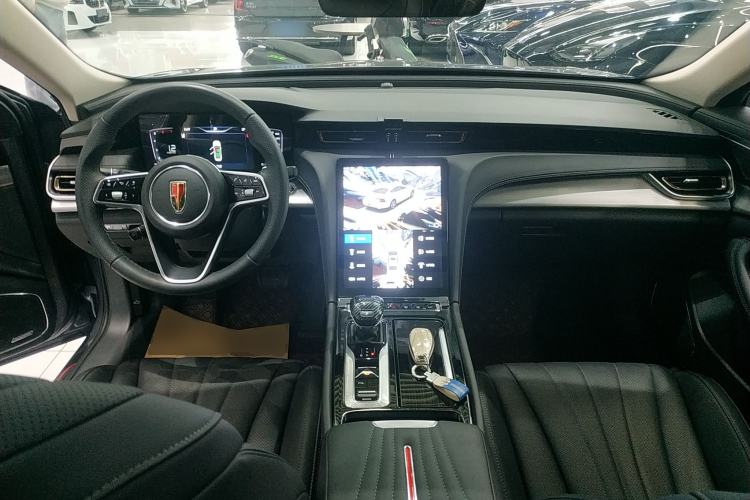 Used Hongqi H5 2023 2.0T Automatic Smart Connect Flagship Edition Center Console