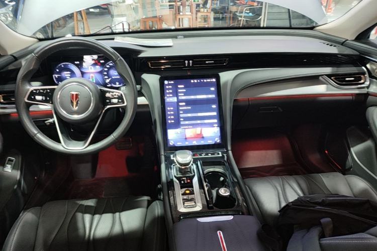 Used Hongqi H5 2023 2.0T Automatic Smart Connect Flagship Edition Center Console