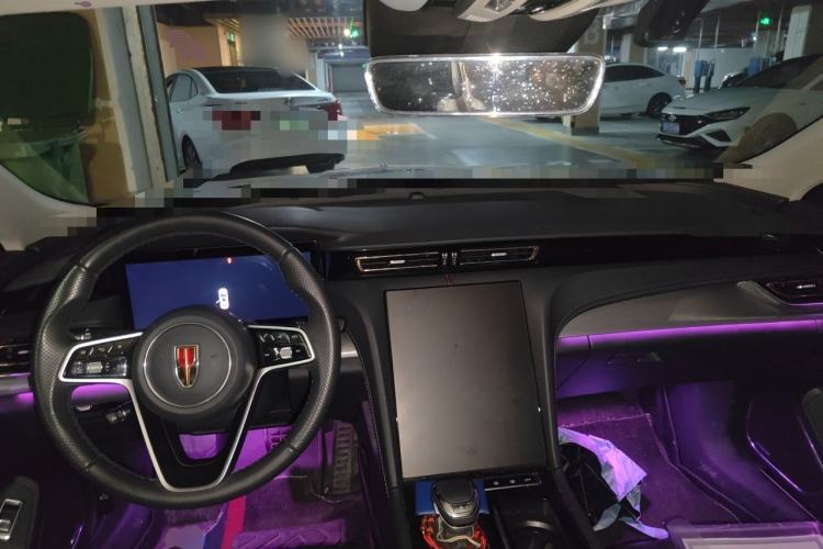Used Hongqi H5 2023 2.0T Automatic Smart Connect Flagship Edition Center Console