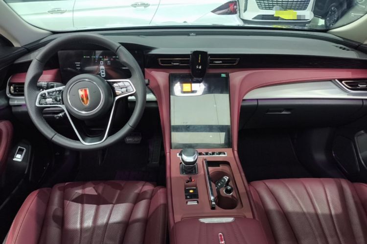 Used Hongqi H5 2023 2.0T Automatic Smart Connect Flagship Edition Center Console
