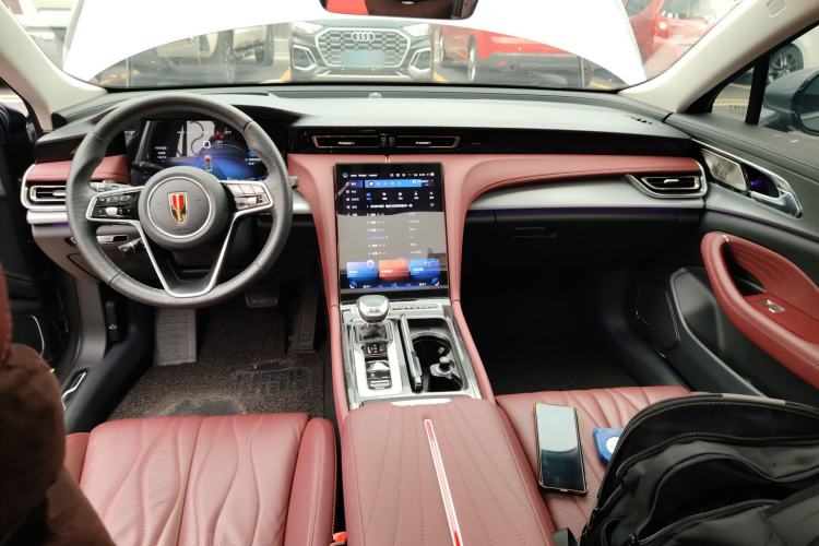 Used Hongqi H5 2023 2.0T Automatic Smart Connect Flagship Edition Center Console
