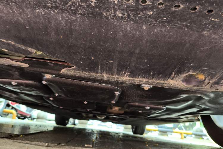 Used Hongqi H5 2023 2.0T Automatic Smart Connect Flagship Edition Chassis Front