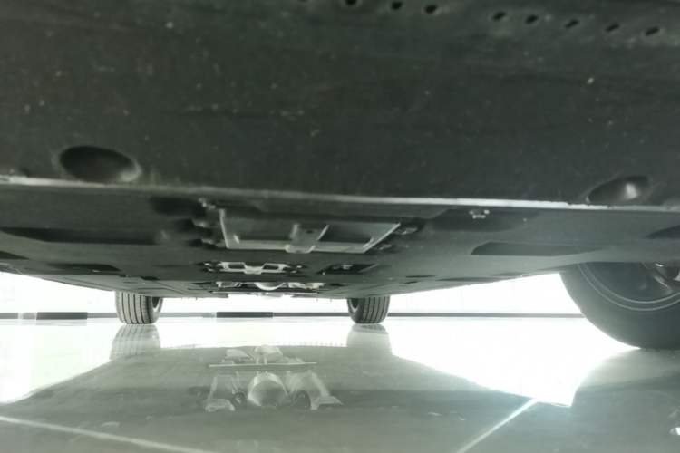 Used Hongqi H5 2023 2.0T Automatic Smart Connect Flagship Edition Chassis Front