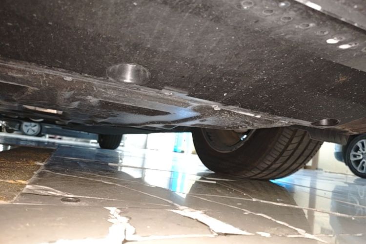 Used Hongqi H5 2023 1.5T DCT Smart Connect Flagship Edition Chassis Front Left
