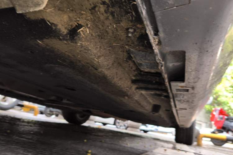 Used Hongqi H5 2023 2.0T Automatic Smart Connect Flagship Edition Chassis Front Left