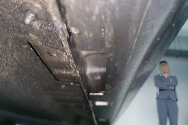 Used Hongqi H5 2023 2.0T Automatic Smart Connect Flagship Edition Chassis Front Left