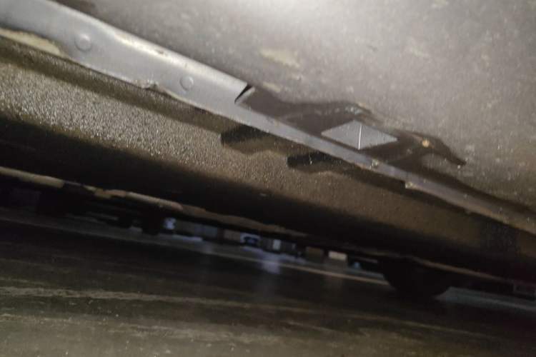 Used Hongqi H5 2023 2.0T Automatic Smart Connect Flagship Edition Chassis Front Left