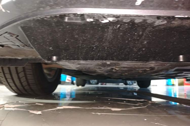Used Hongqi H5 2023 1.5T DCT Smart Connect Flagship Edition Chassis Front Right