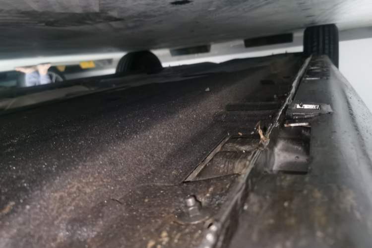 Used Hongqi H5 2023 2.0T Automatic Smart Connect Flagship Edition Chassis Front Right