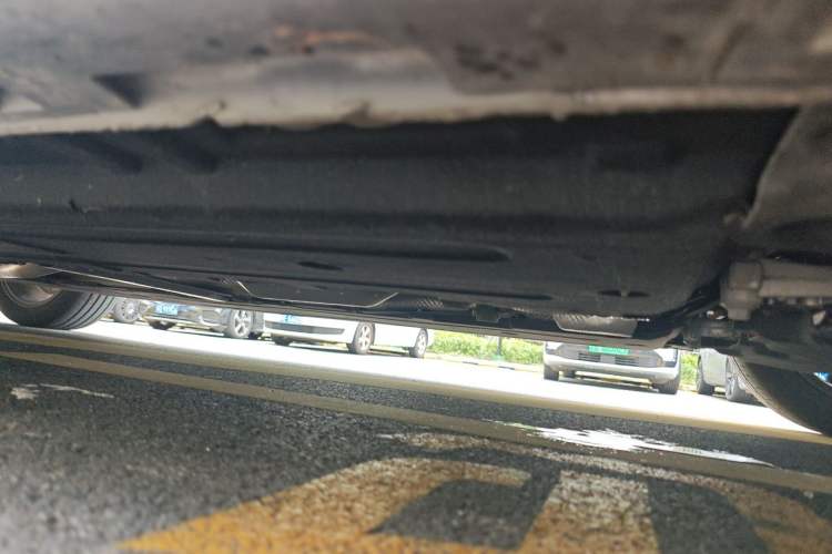 Used Hongqi H5 2023 2.0T Automatic Smart Connect Flagship Edition Chassis Front Right
