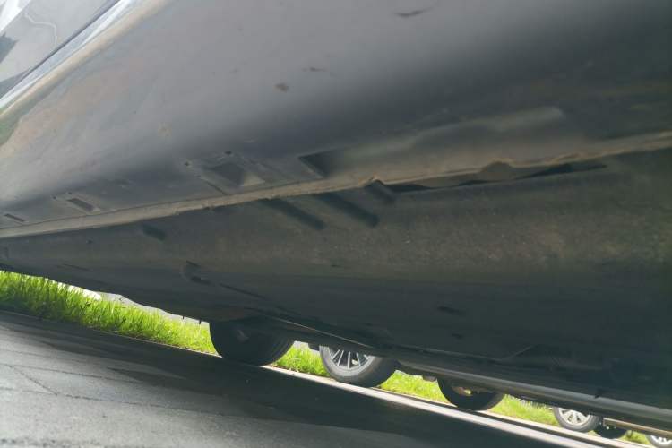 Used Hongqi H5 2023 2.0T Automatic Smart Connect Flagship Edition Chassis Front Right