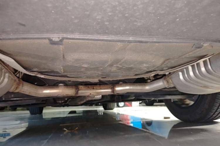 Used Hongqi H5 2023 1.5T DCT Smart Connect Flagship Edition Chassis Rear