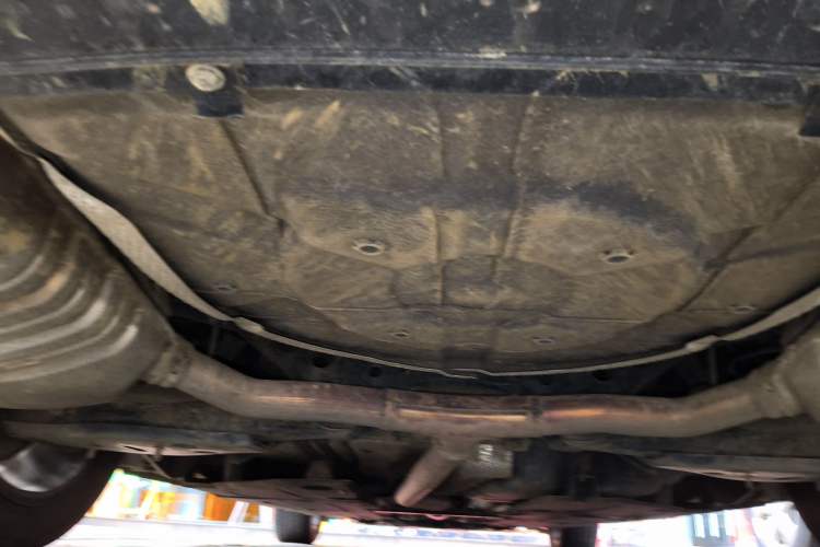 Used Hongqi H5 2023 2.0T Automatic Smart Connect Flagship Edition Chassis Rear