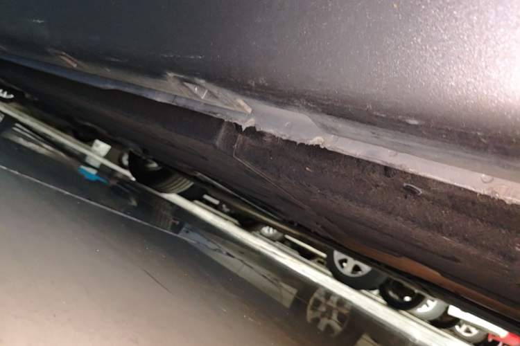 Used Hongqi H5 2023 1.5T DCT Smart Connect Flagship Edition Chassis Rear Left