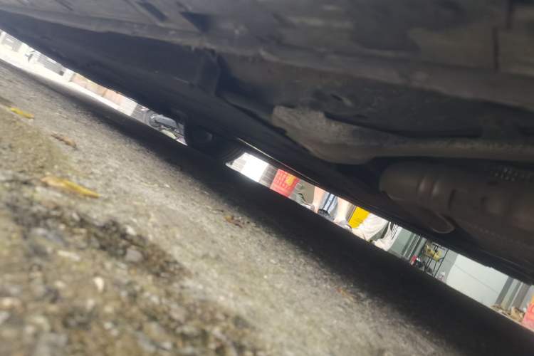 Used Hongqi H5 2023 1.5T HEV Smart Connect Flagship Edition Chassis Rear Left