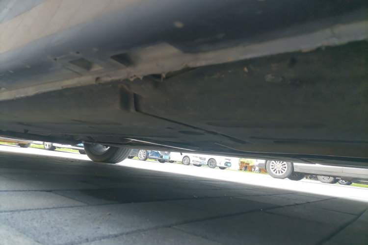Used Hongqi H5 2023 2.0T Automatic Smart Connect Flagship Edition Chassis Rear Left